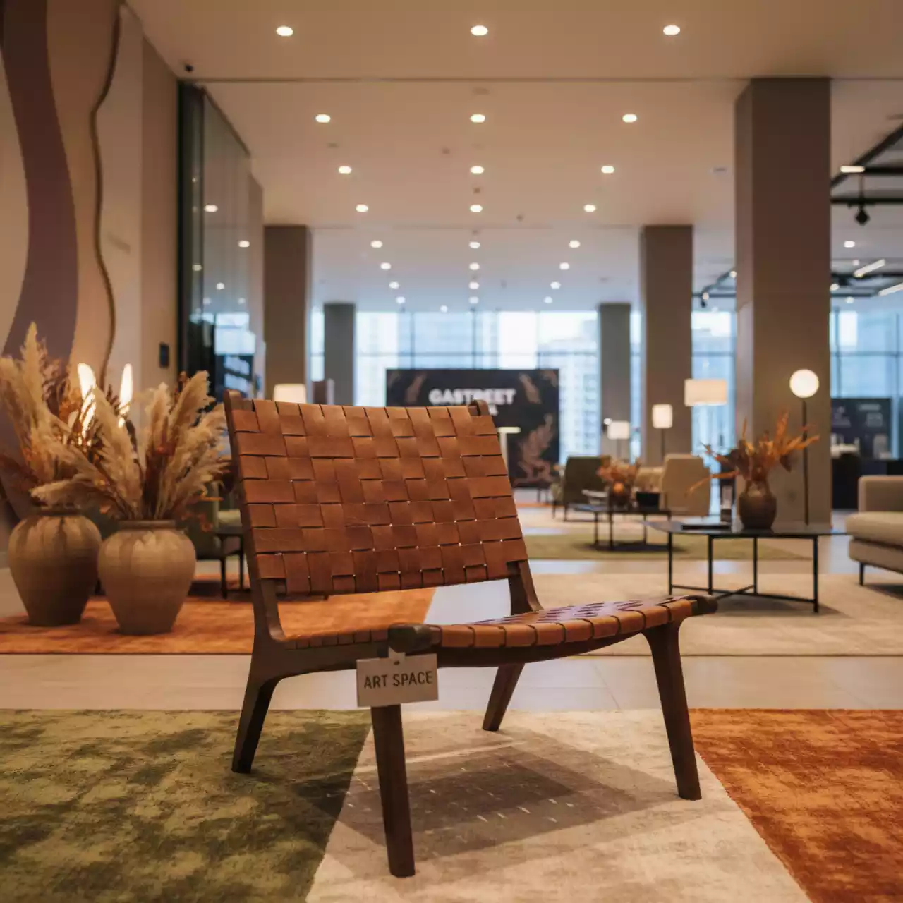 Аренда Стул коричневый Florida в Pullman Sochi Centre — ART SPACE