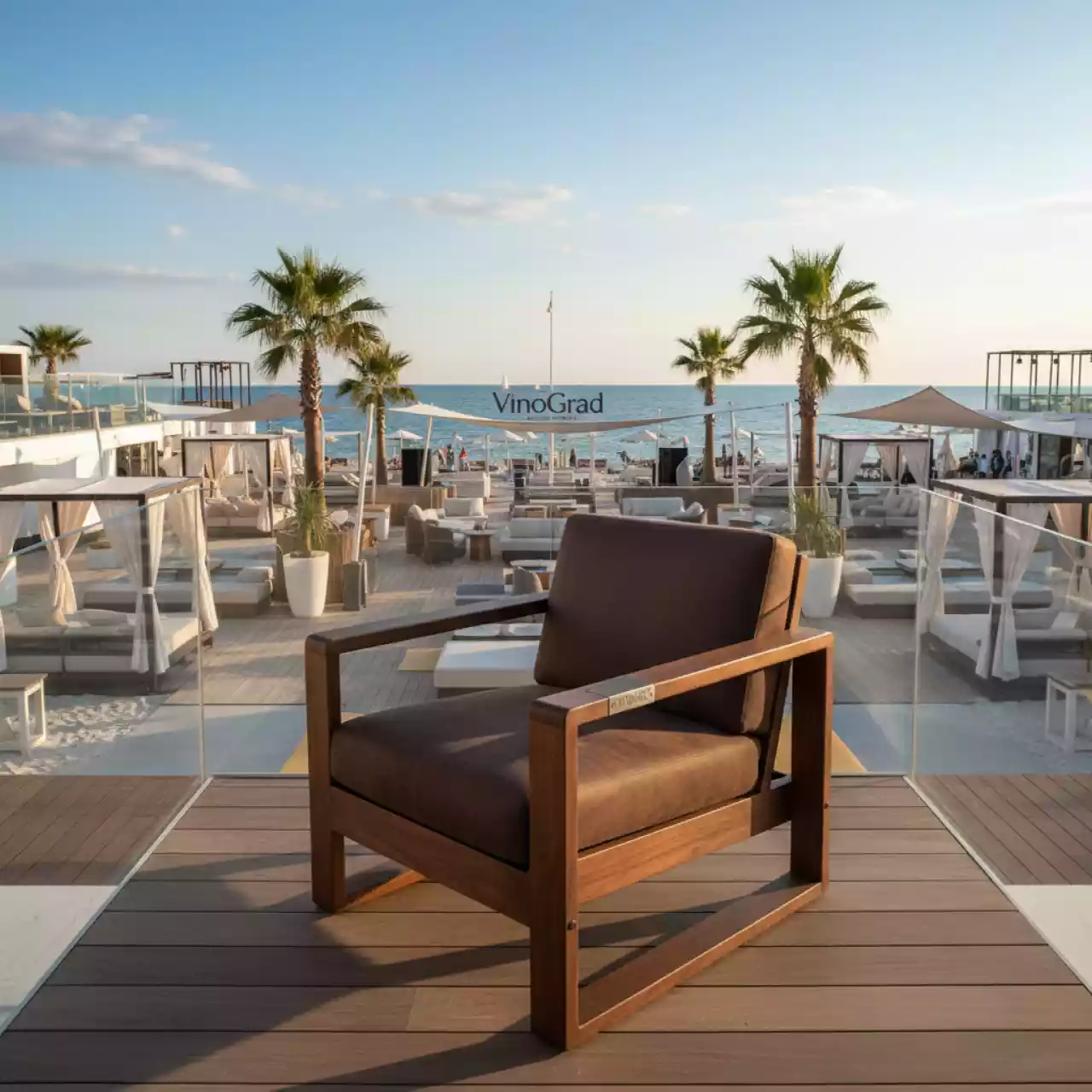 Аренда Стул кресло Шадди орех темно коричневый нубук в пляжном комплексе VinoGrad — ART SPACE