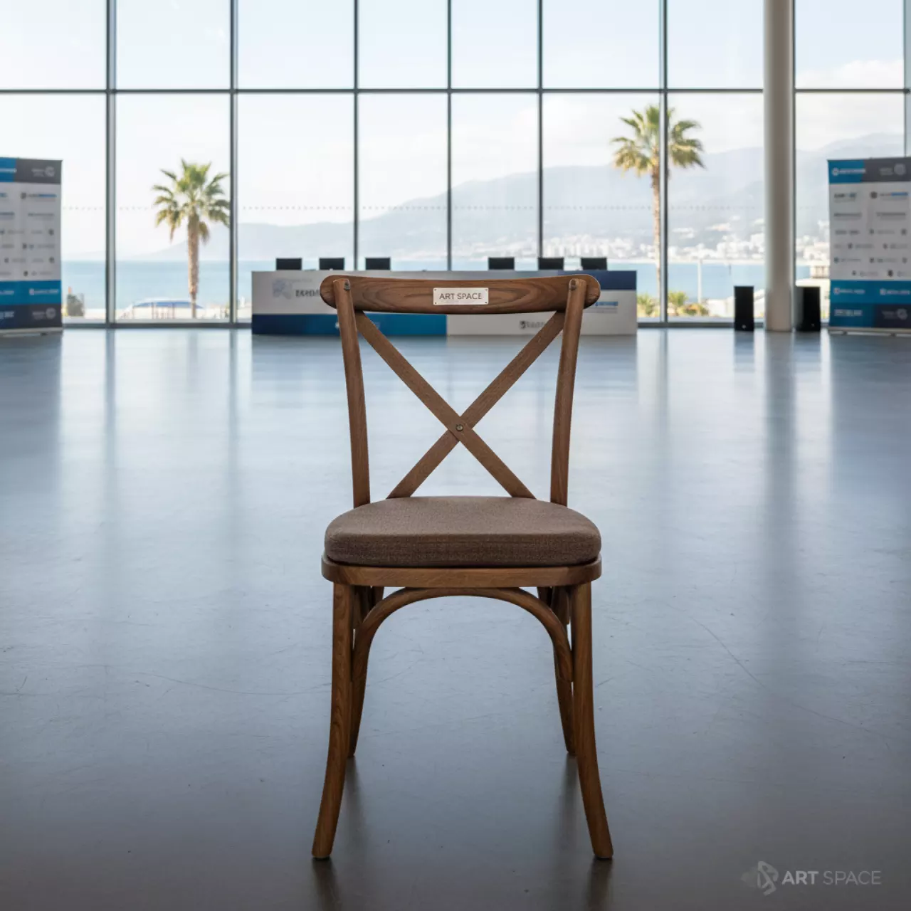 Аренда Стул Кроссбэк бук старинный орех с подушкой Galaxy Brown на Имеретинской набережной — ART SPACE