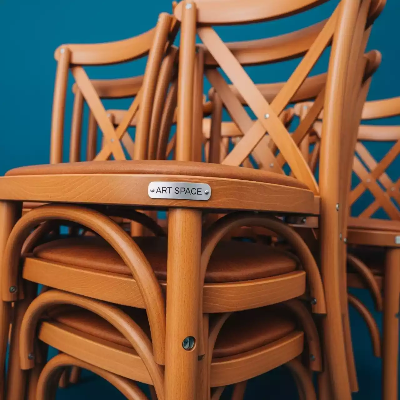 Аренда Стул Кроссбэк корица на площадке Rosa Peak (2320м) — ART SPACE