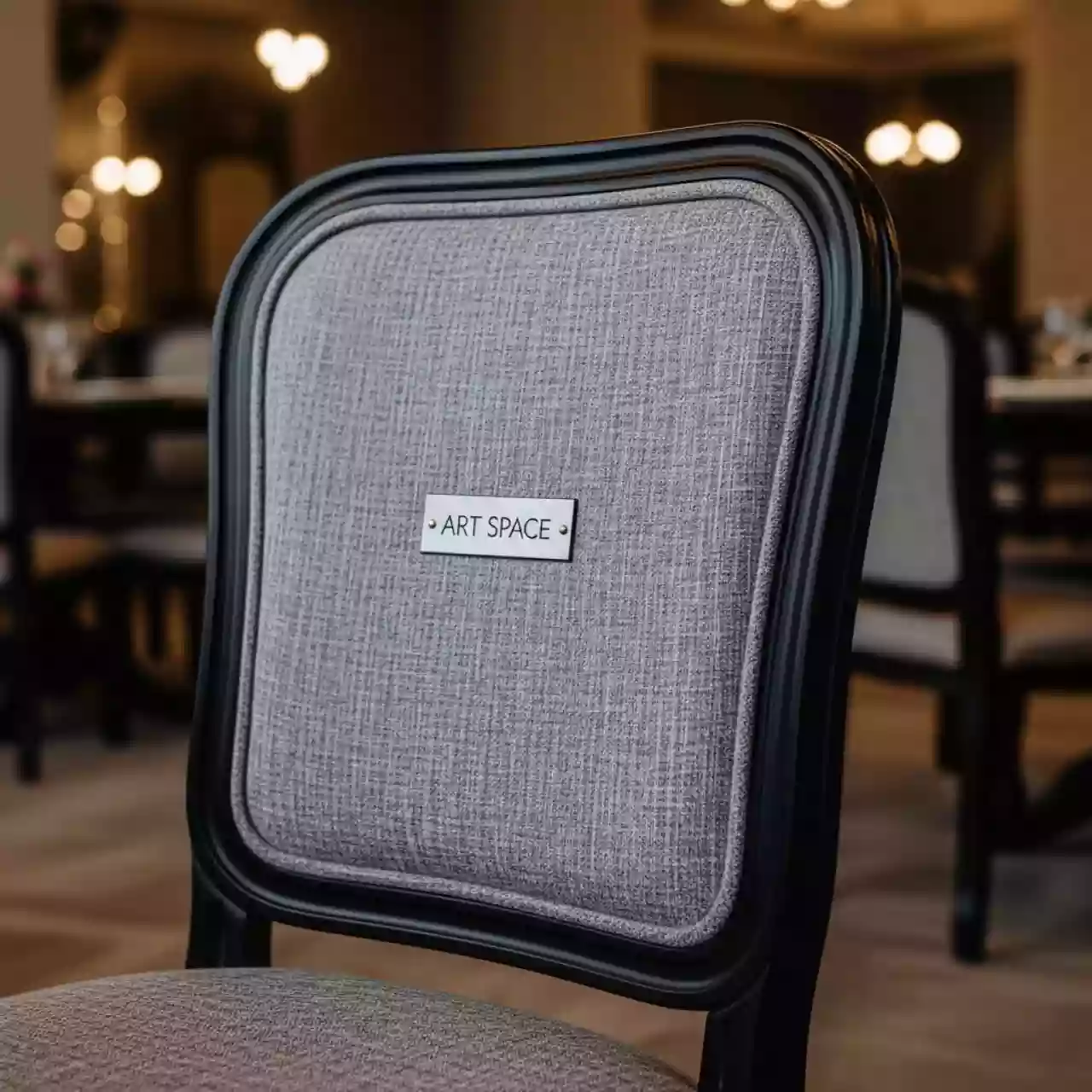 Аренда Стул Lado серо черный в ресторане «D.O.M» — ART SPACE