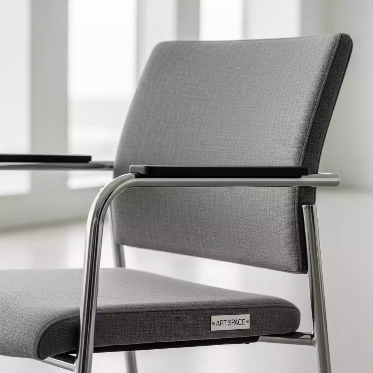 Аренда Стул Lili хромированный металл стопируемый серый в Bridge Resort — ART SPACE