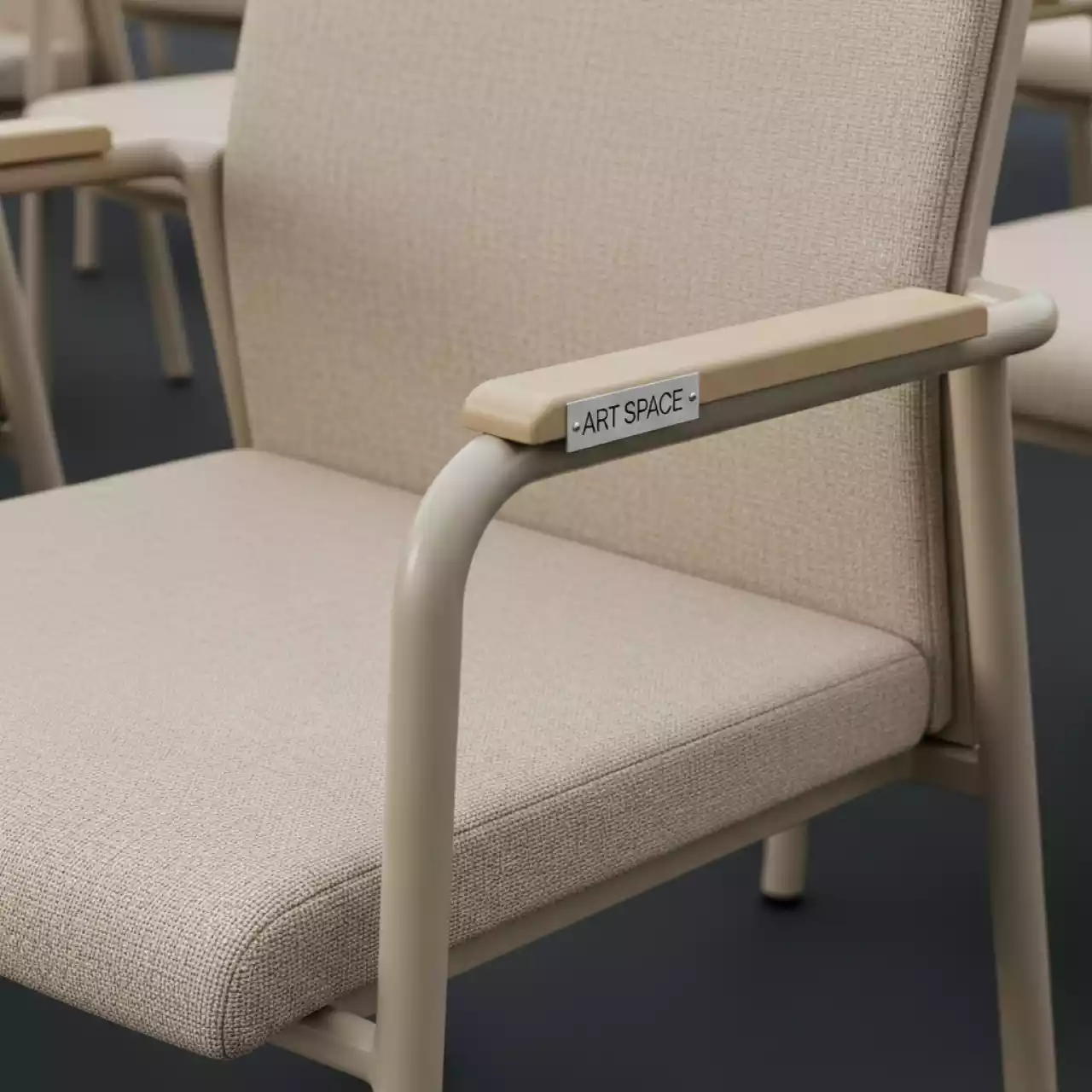 Аренда Стул Лион с подлокотниками и подушкой рогожка Lardasa бежевый в парке «Ривьера» — ART SPACE