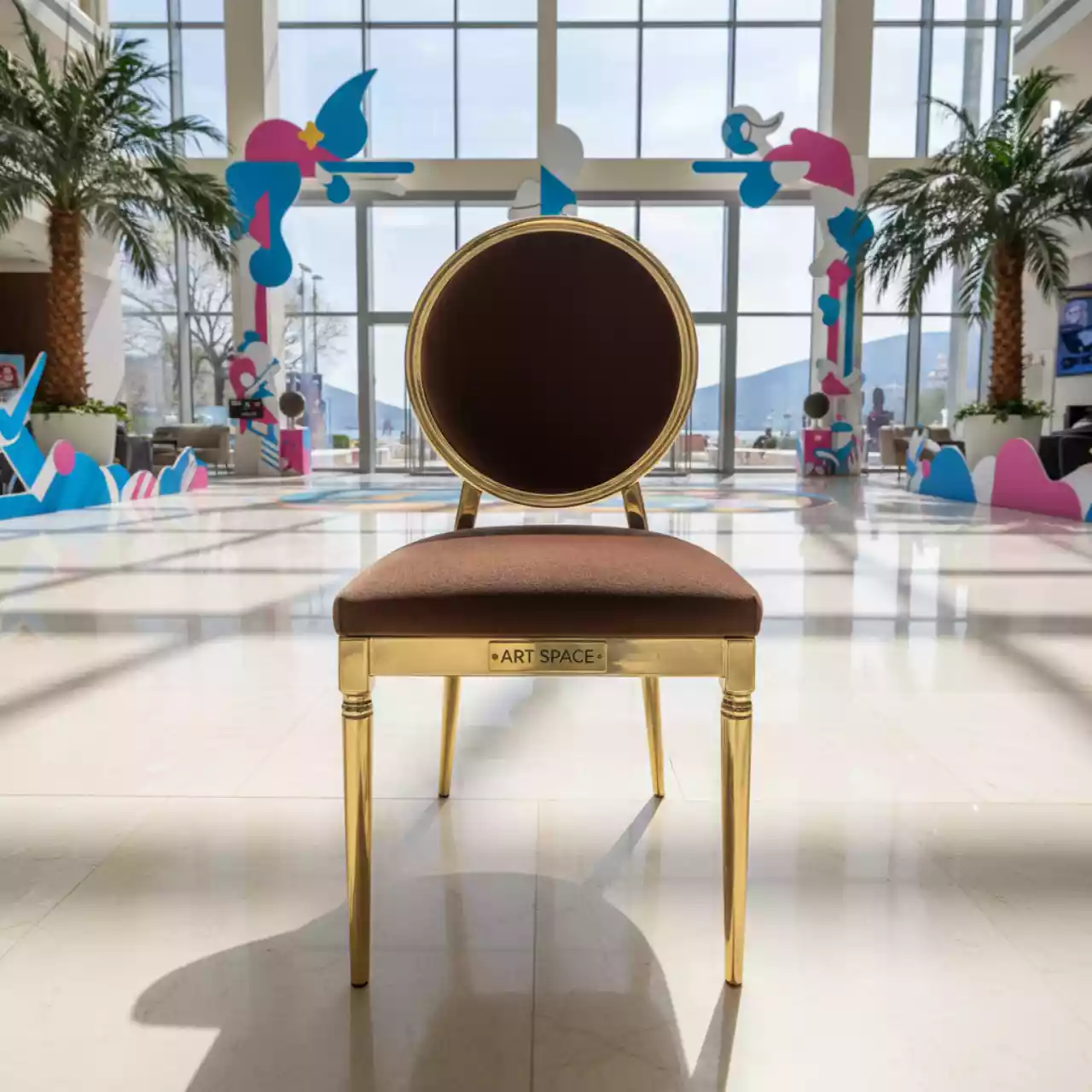 Аренда Стул Лион золото шоколадный в Swissôtel Resort Sochi Kamelia — ART SPACE