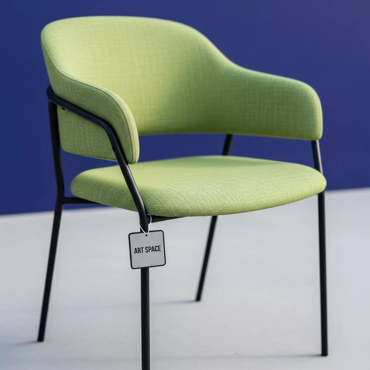 Аренда Стул Lorence каркас черный светло зеленый на пляже «Ривьера» — ART SPACE