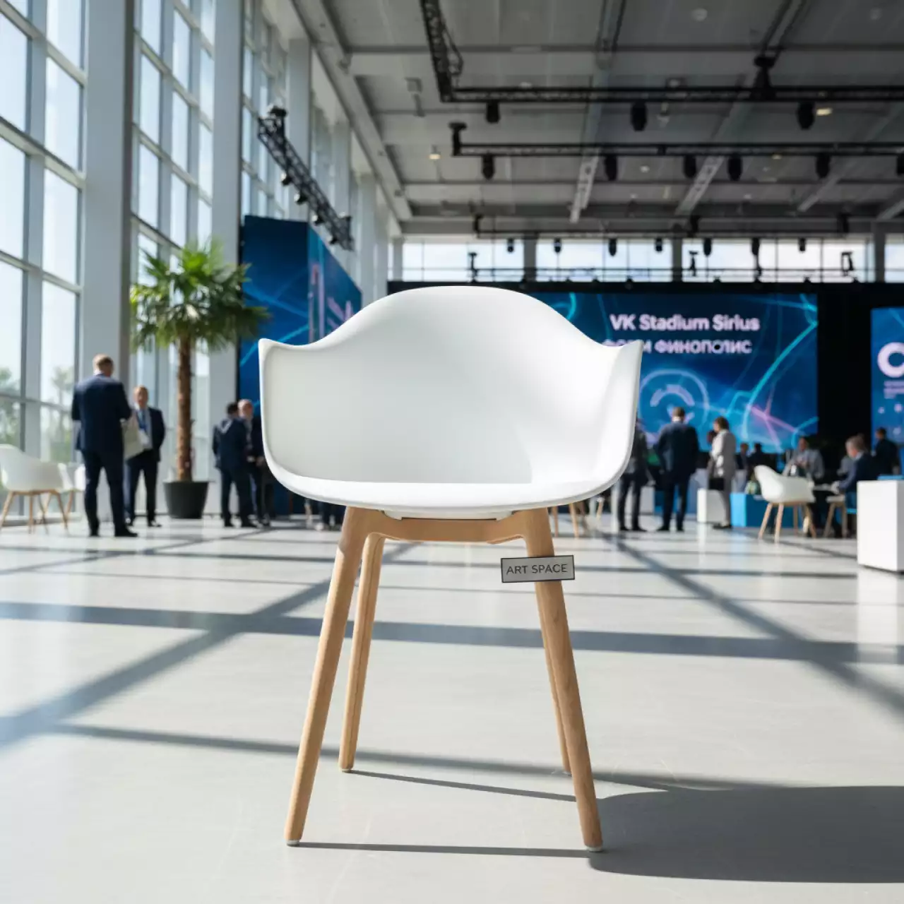 Аренда Стул Marco белый в VK Stadium Sirius — ART SPACE