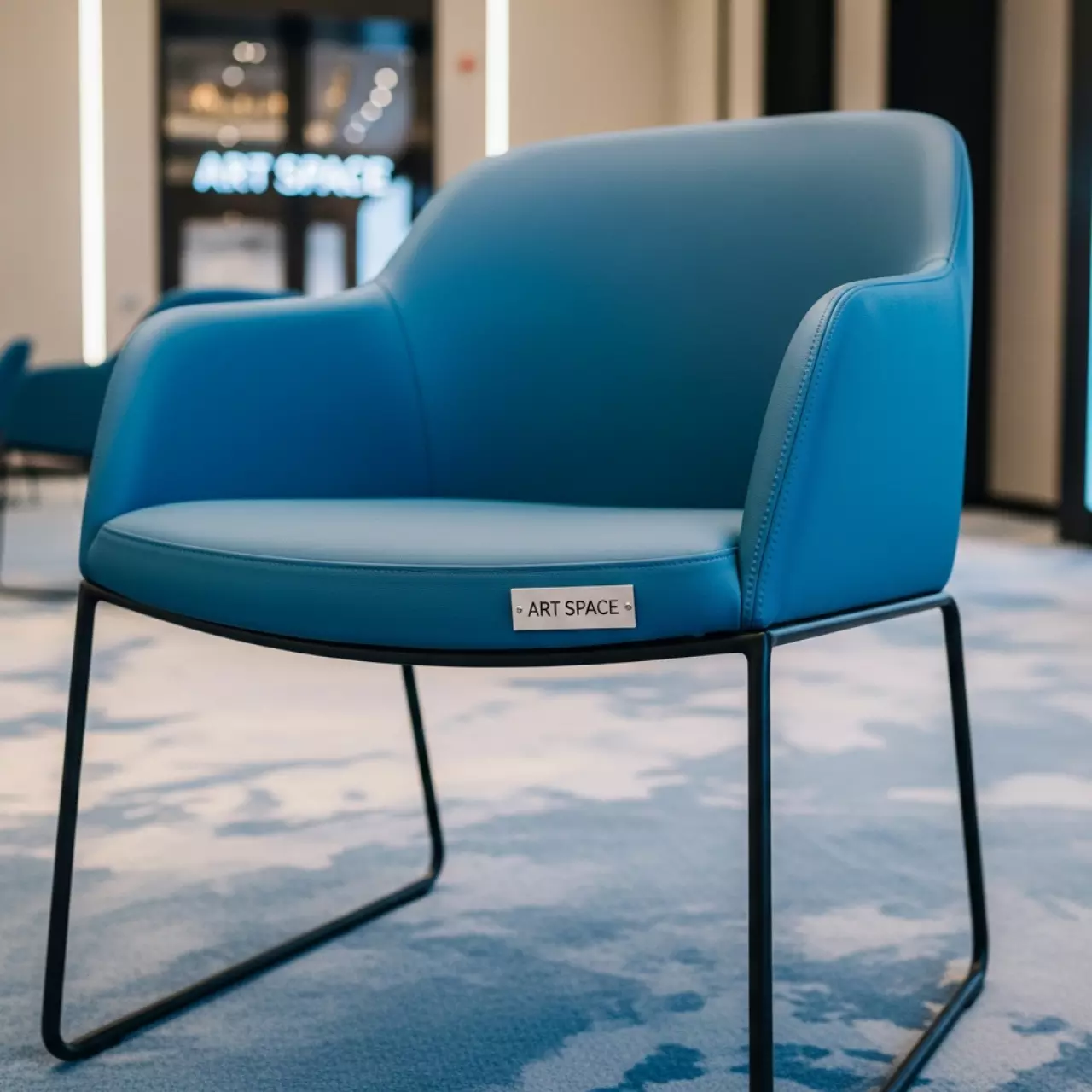 Аренда Стул Marco синий экокожа в Mövenpick Hotel — ART SPACE