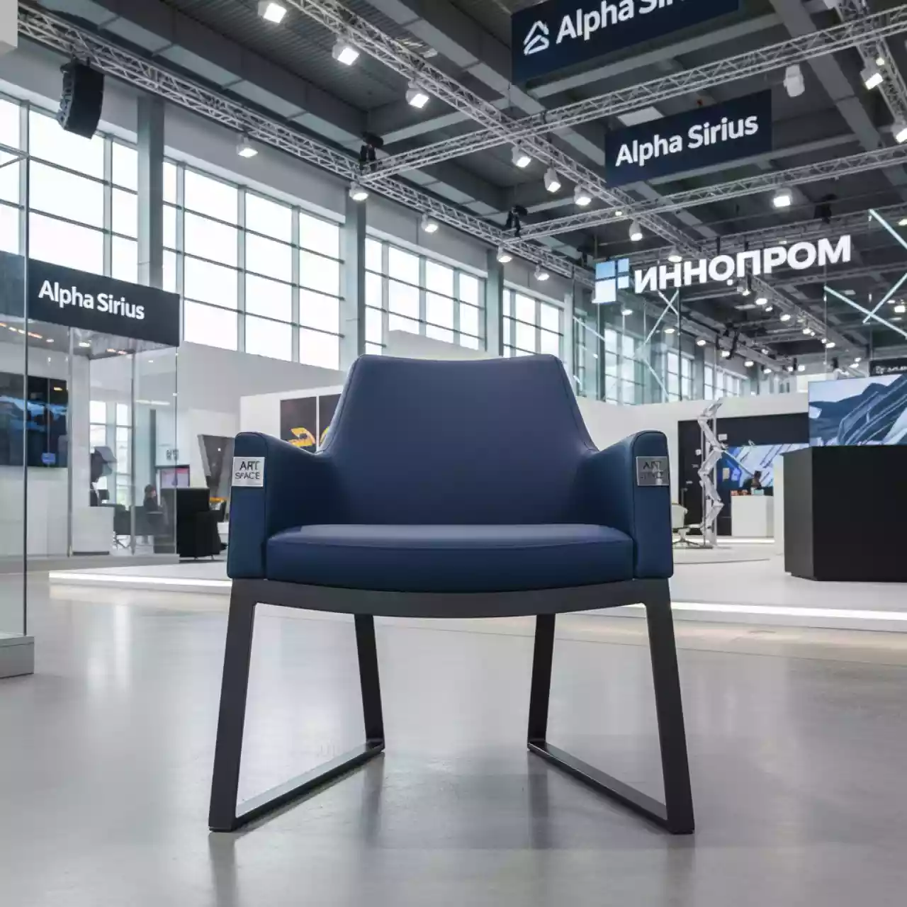 Аренда Стул Марк кожзам в Alpha Sirius — ART SPACE