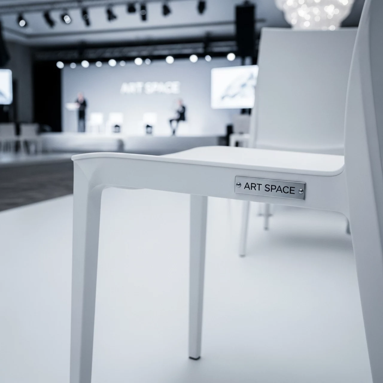 Аренда Стул Моди белый в Golden Tulip Rosa Khutor — ART SPACE