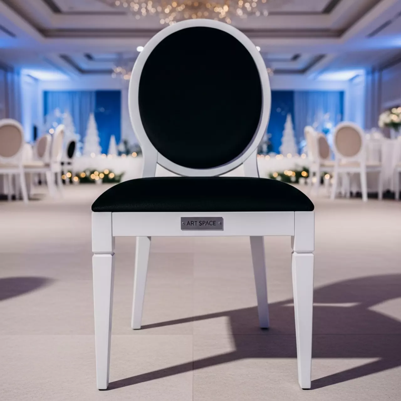 Аренда Стул мягкий велюр черный металл белый в Swissôtel Resort Sochi Kamelia — ART SPACE