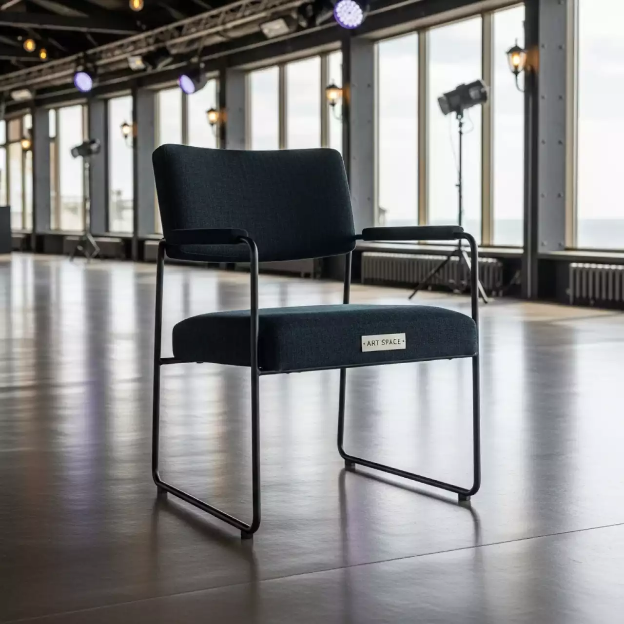 Аренда Стул на металлокаркасе с обивкой Kanvas TC Full в банкетном зале «Дельфин» — ART SPACE