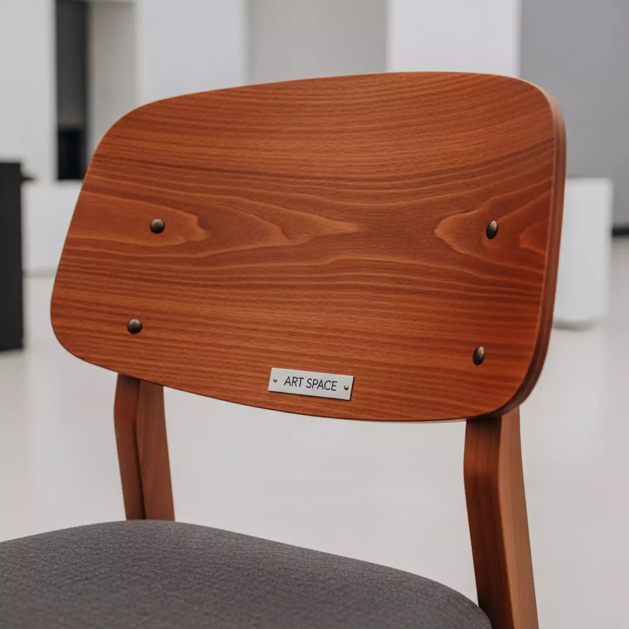 Аренда Стул O вишня патина в Radisson Blu Resort & Congress Centre — ART SPACE