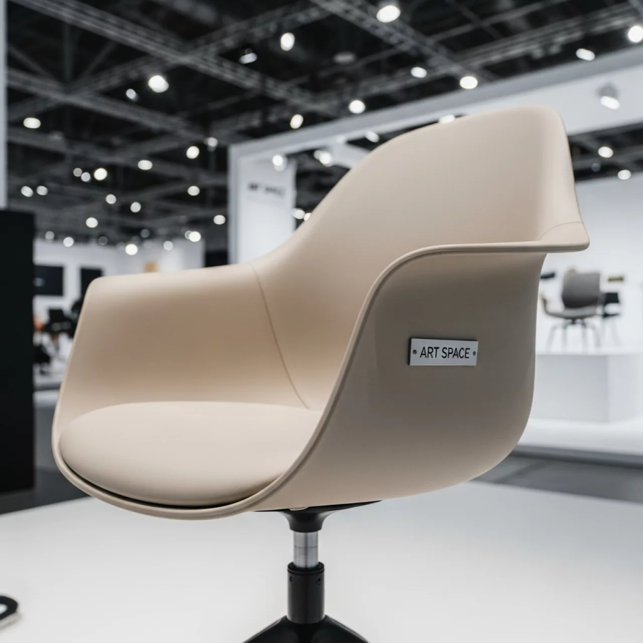 Аренда Стул офисный дизайнерский Magis в ледовой арене «Шайба» — ART SPACE