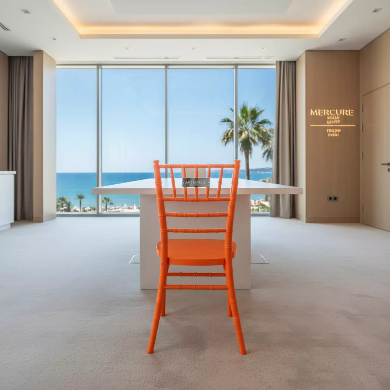 Аренда Стул оранжевый деревянный Кьявари в Mercure Сочи Центр — ART SPACE
