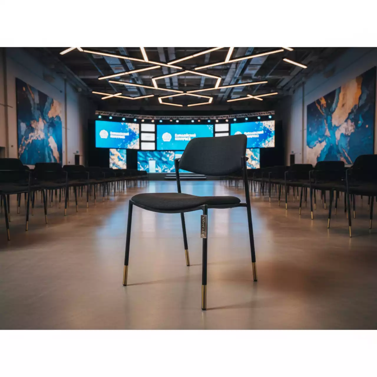 Аренда Стул Остин черный золотой в конгресс-холле отеля Жемчужина — ART SPACE