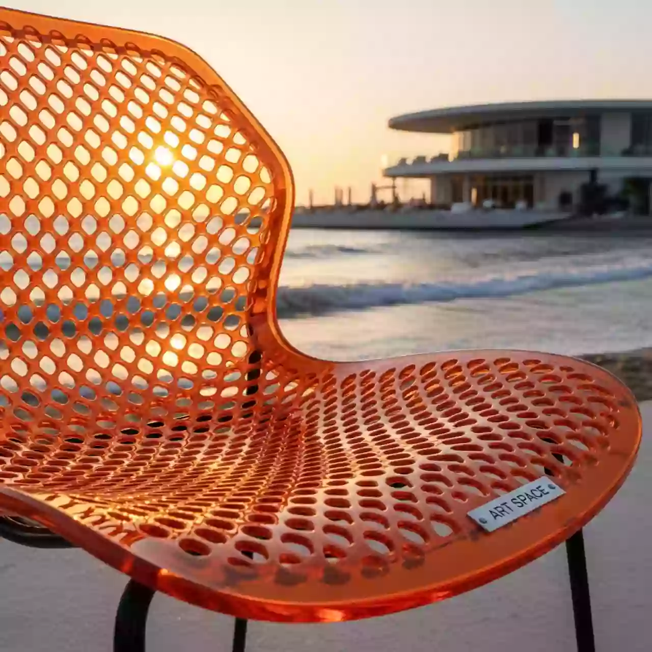 Аренда Стул пластиковый Air оранжевый в пляжном комплексе VinoGrad — ART SPACE
