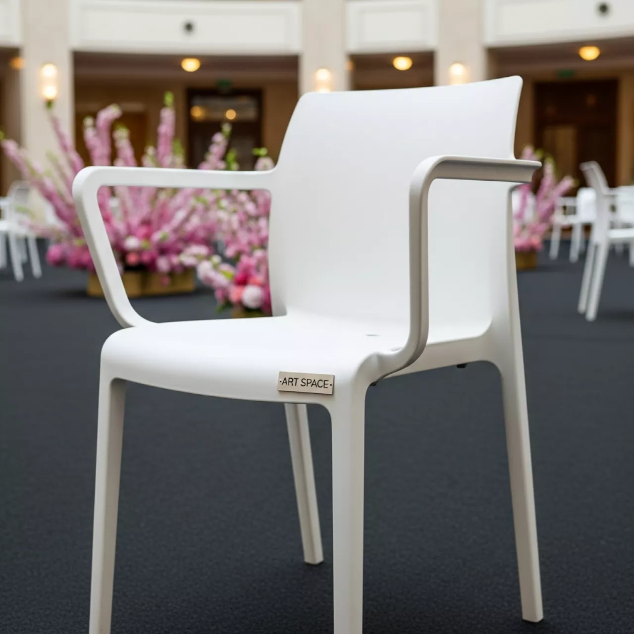 Аренда Стул пластиковый Bo в Radisson Hotel Rosa Khutor — ART SPACE