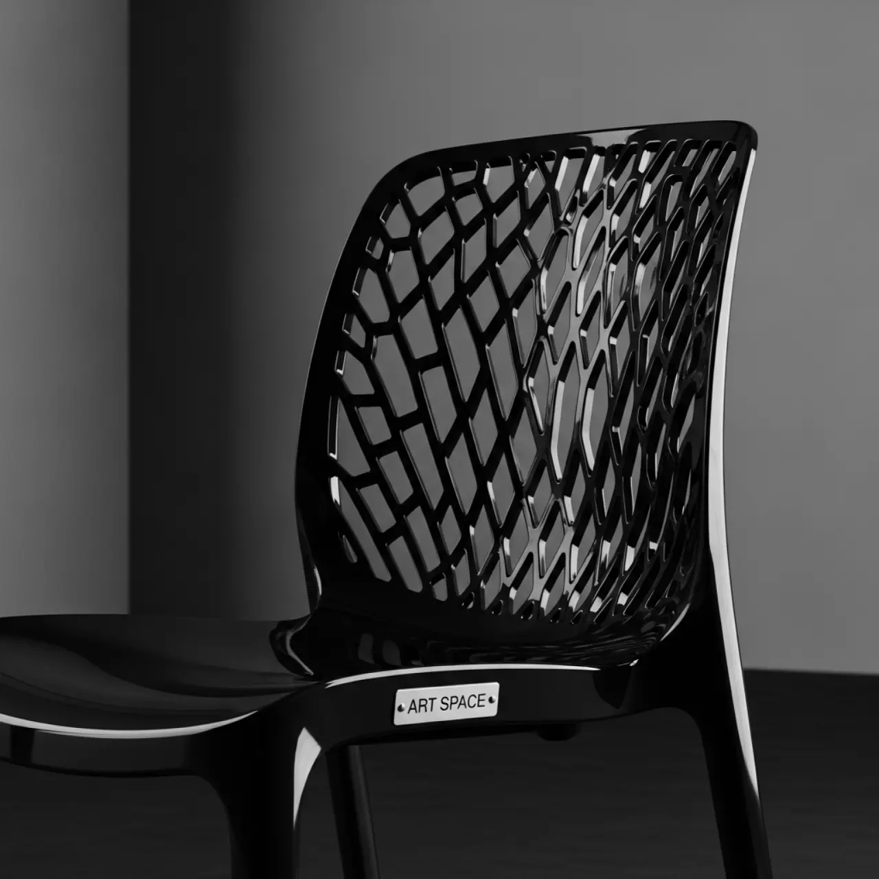 Аренда Стул пластиковый черный Наполеон New в санатории «Сочи» — ART SPACE