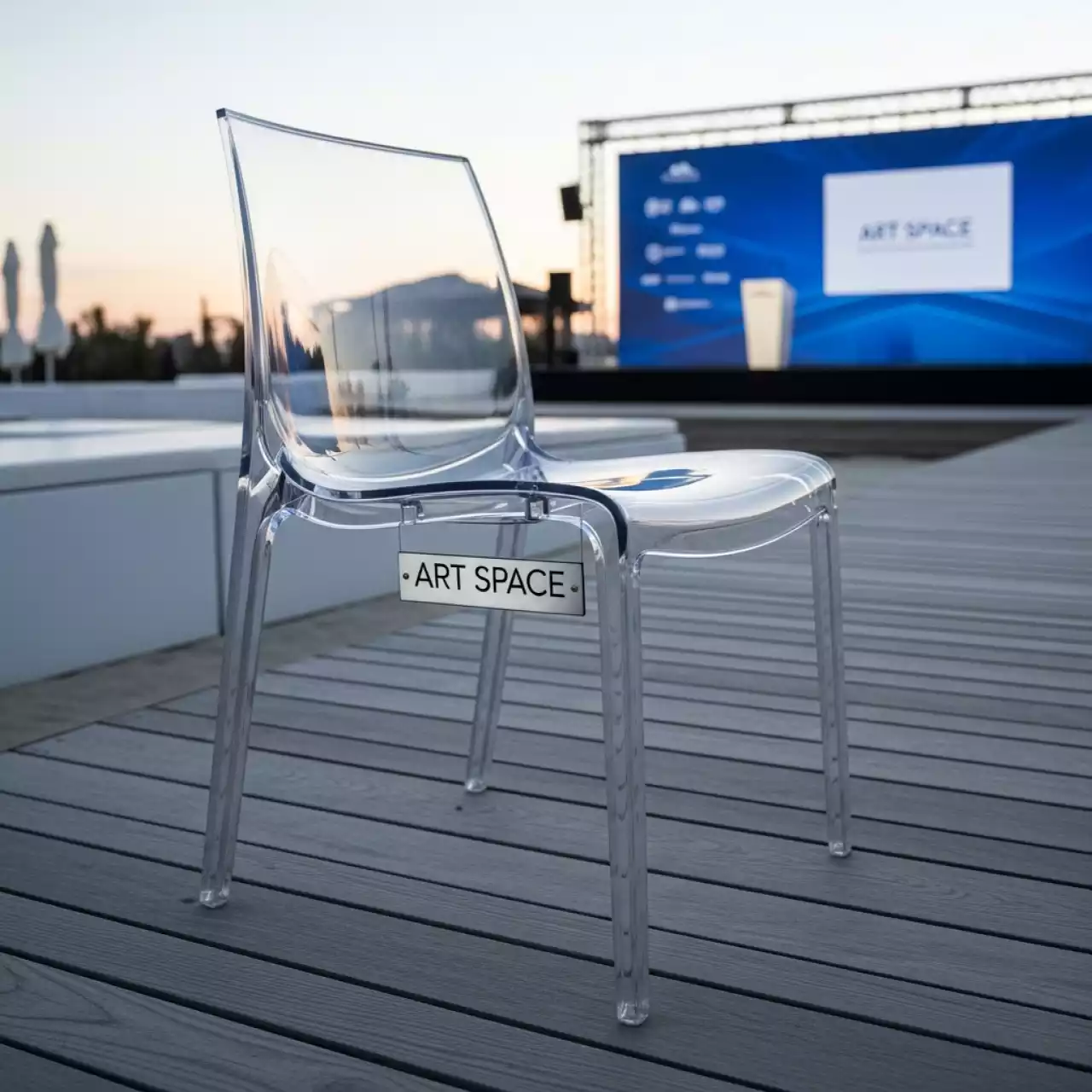 Аренда Стул пластиковый Chloe Chair Mon Amour на пляжных клубах Хосты — ART SPACE