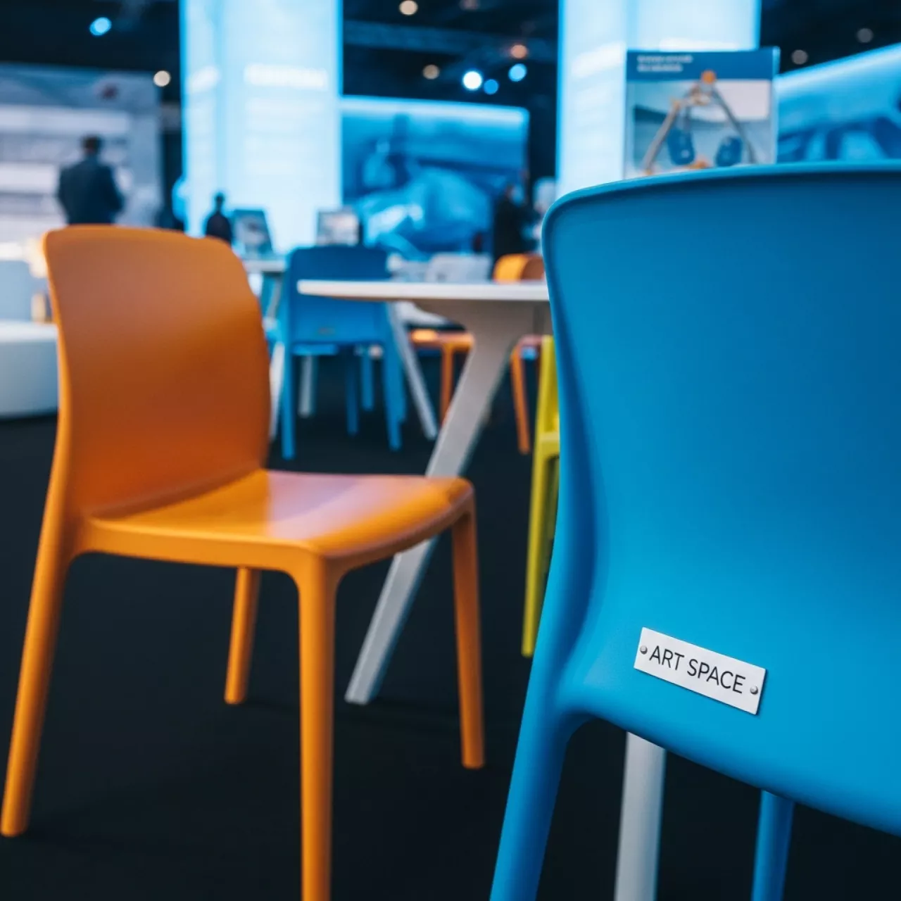 Аренда Стул пластиковый детский в отеле Radisson Lazurnaya — ART SPACE