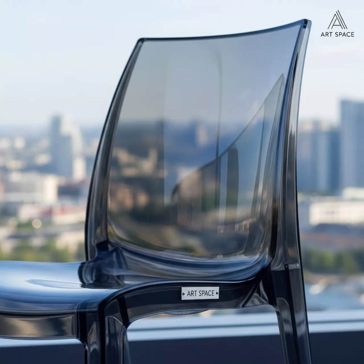 Аренда Стул пластиковый дымчатый Луи Гост в отеле Hyatt Regency Sochi — ART SPACE