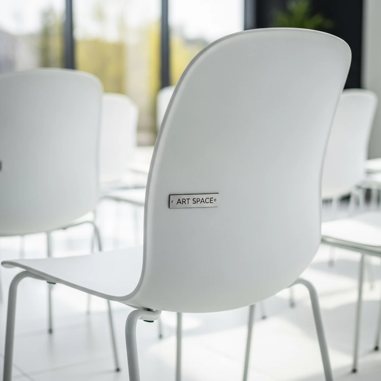 Аренда Стул пластиковый Kimono Basic в Bridge Resort — ART SPACE