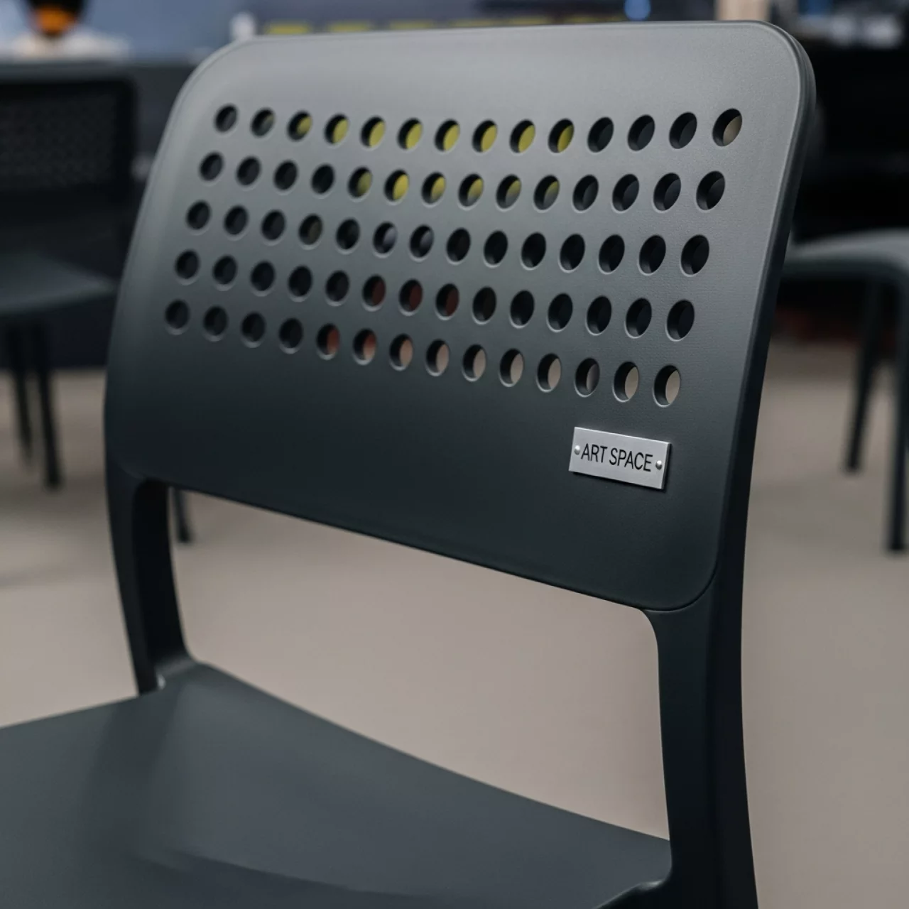 Аренда Стул пластиковый Riva Bistrot тортора в ледовой арене «Шайба» — ART SPACE