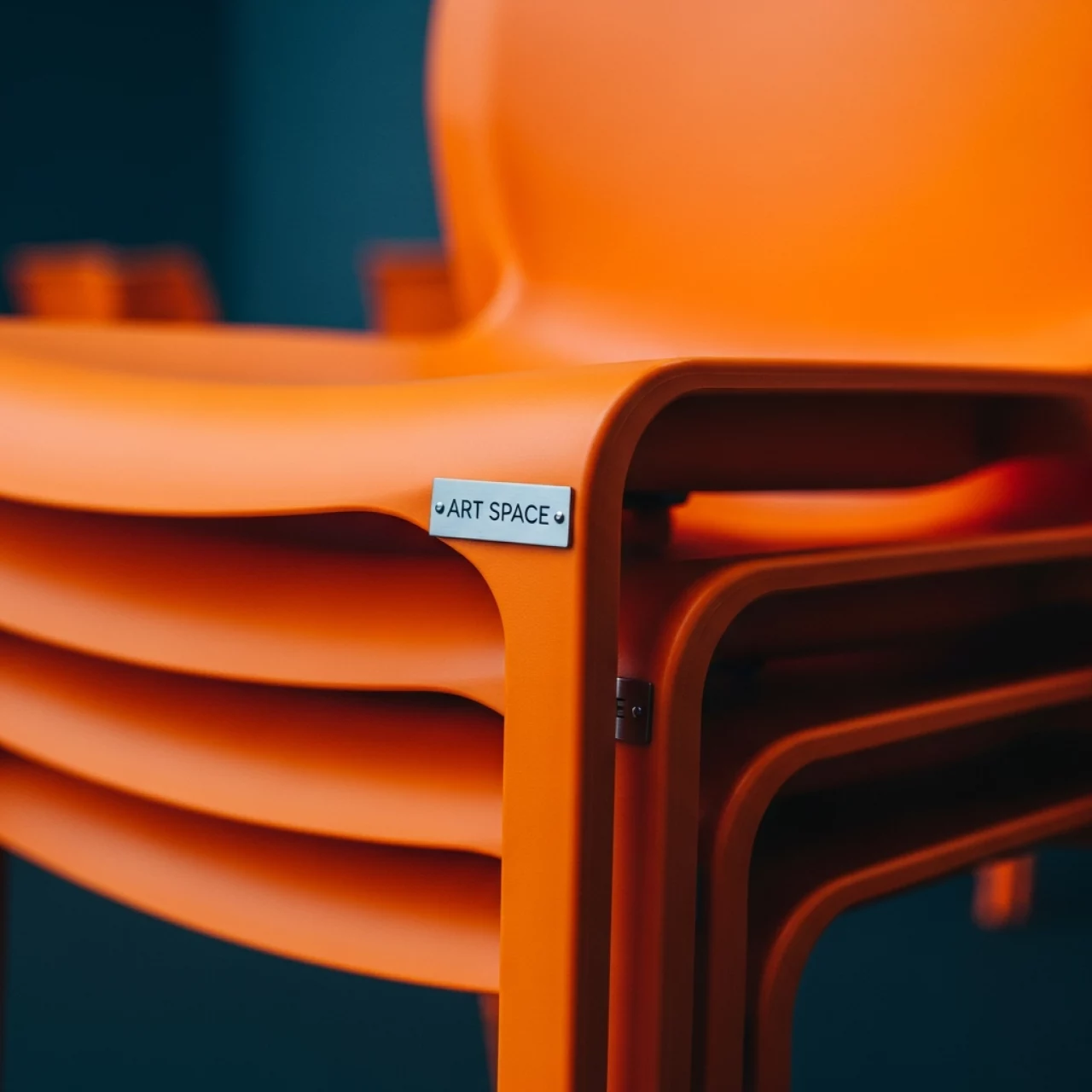 Аренда Стул пластиковый Sirio оранжевый в Сириус Арене — ART SPACE