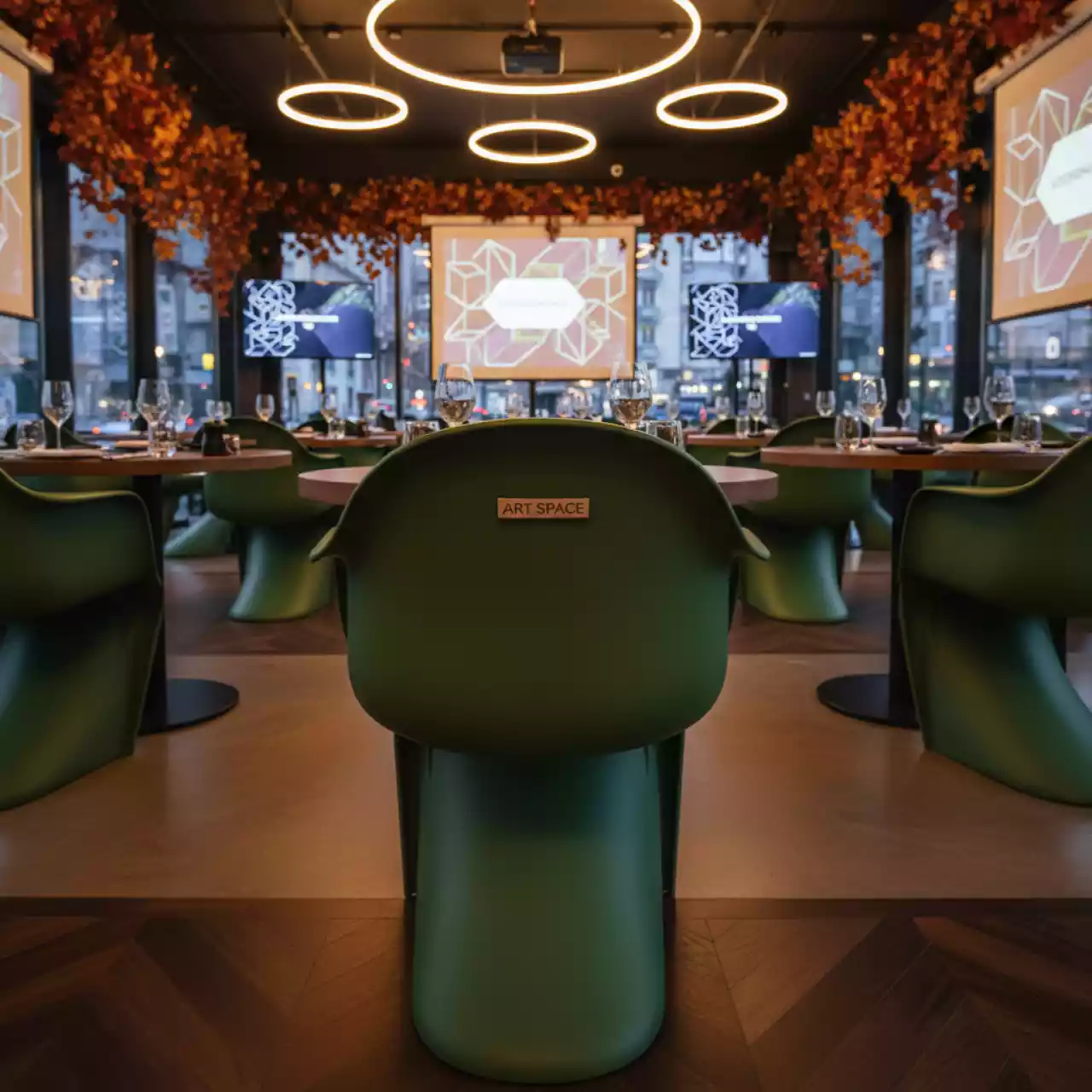 Аренда Стул пластиковый Snille зеленый в ресторане «Баран-Рапан» — ART SPACE