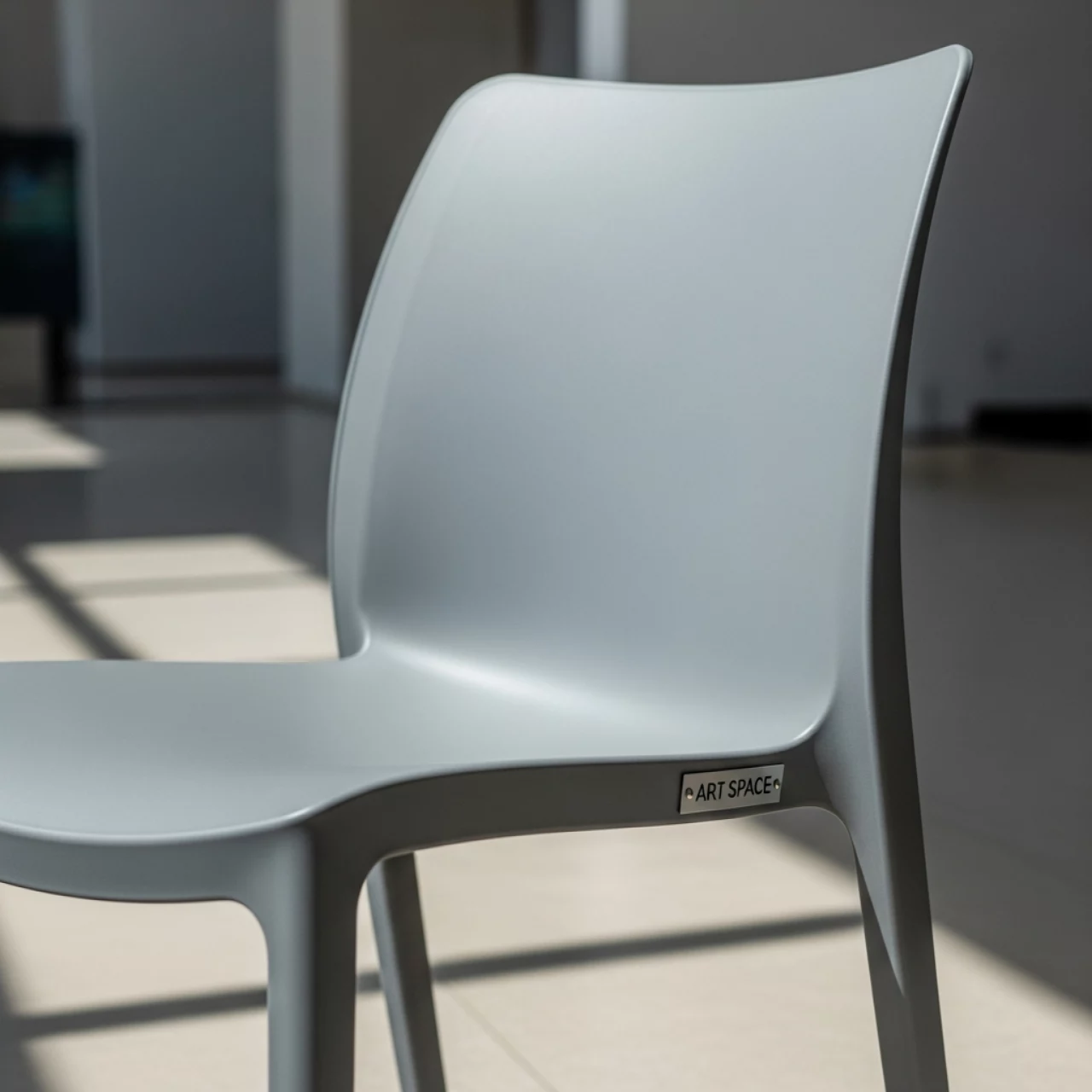 Аренда Стул пластиковый Souvenir RG серый в ОКЦ «Галактика» — ART SPACE