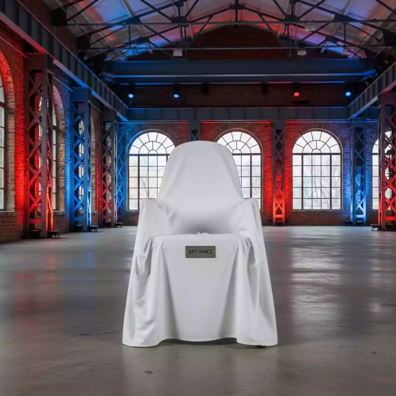 Аренда Стул пластиковый в белом чехле в усадьбе Голицына — ART SPACE