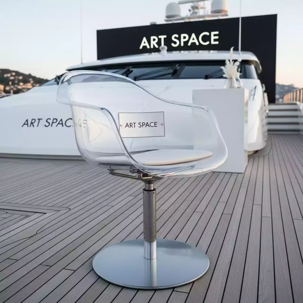 Аренда Стул пластиковый вращающийся Zebra Antishock на VIP теплоходе (Морпорт Сочи) — ART SPACE