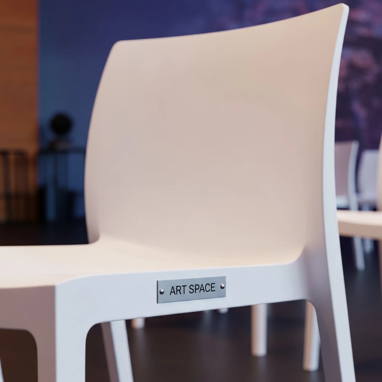 Аренда Стул пластиковый XSera в Green Flow Hotel — ART SPACE