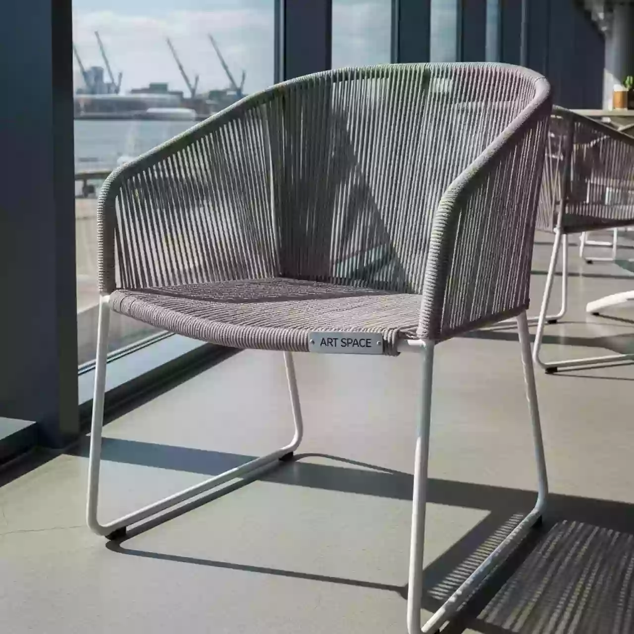 Аренда Стул плетеный Марсель из роупа каркас белый цвет светло серый в ресторане «Паруса» — ART SPACE