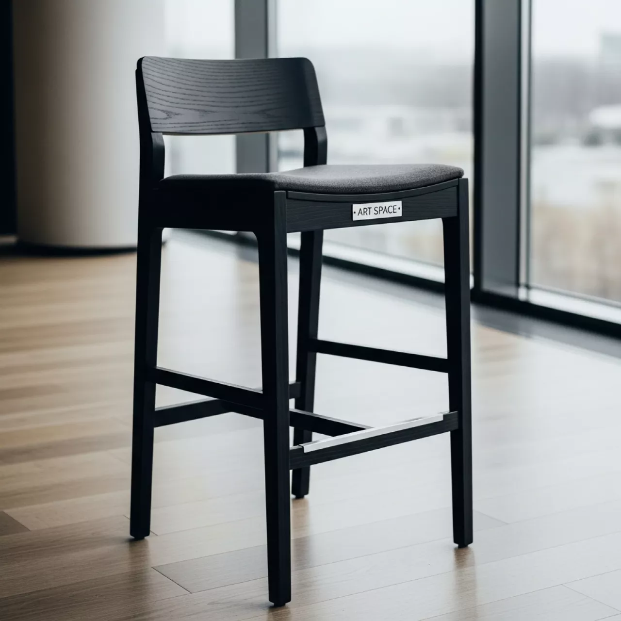 Аренда Стул полубарный с подушкой черная морилка Такер в Imeretinskiy Hotel — ART SPACE