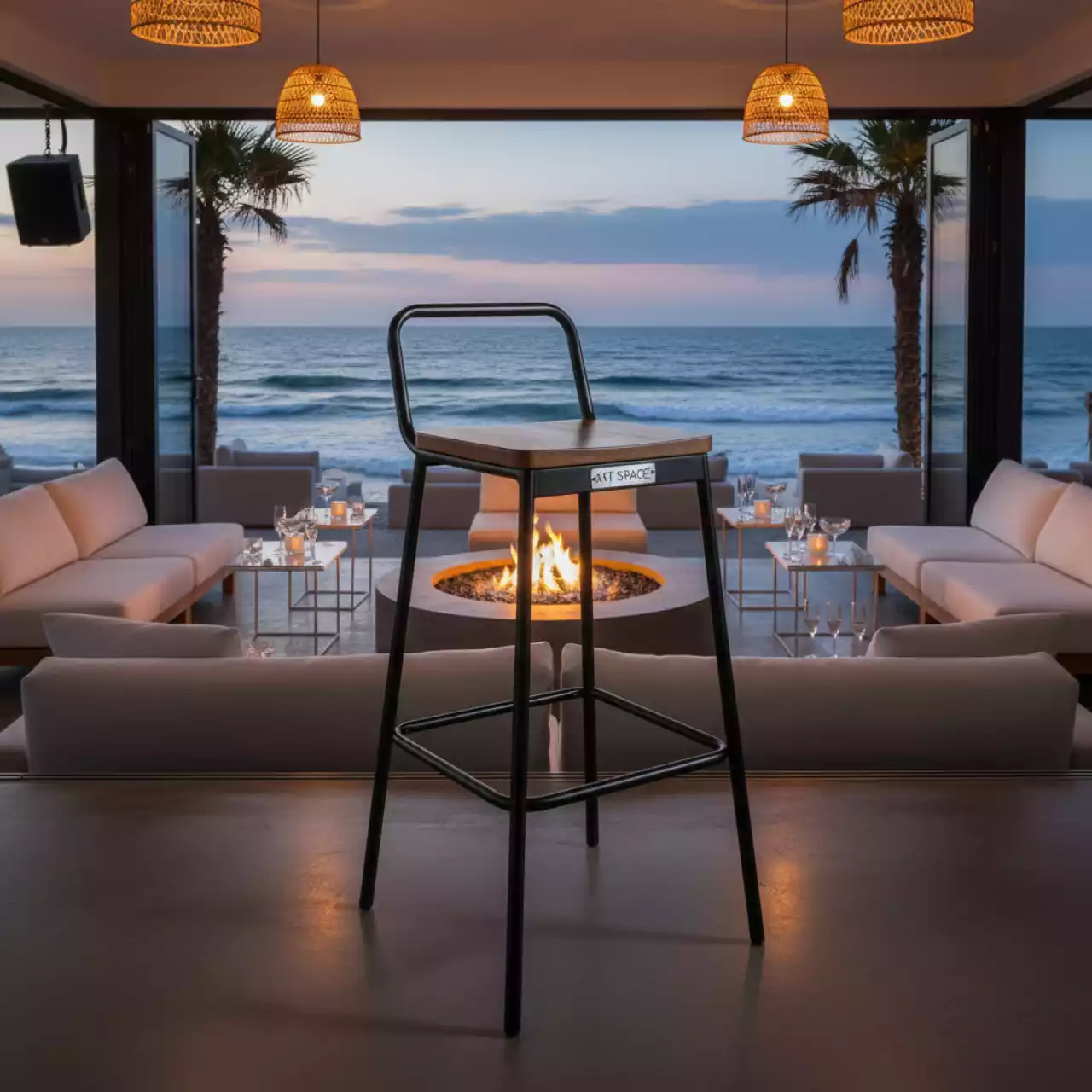 Аренда Стул полубарный Tolix Wood со спинкой черный глянцевый в пляжном комплексе VinoGrad — ART SPACE