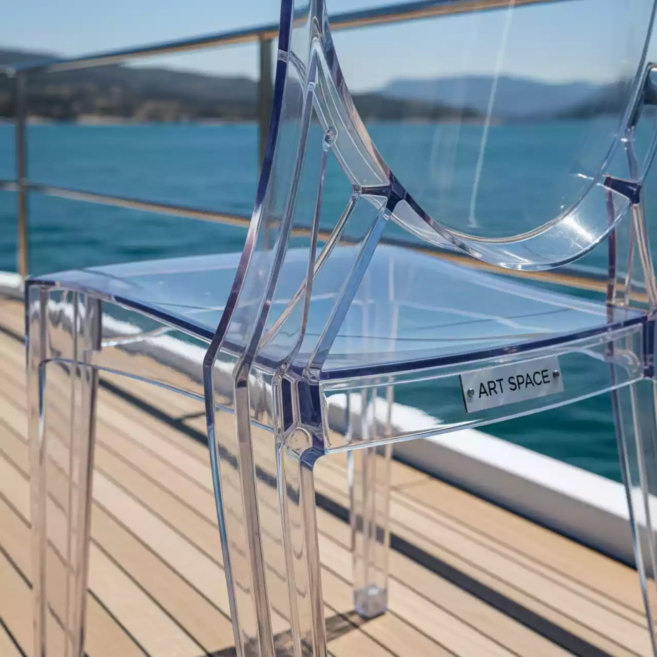 Аренда Стул прозрачный Тобиас на VIP-яхте (Имеретинский порт) — ART SPACE