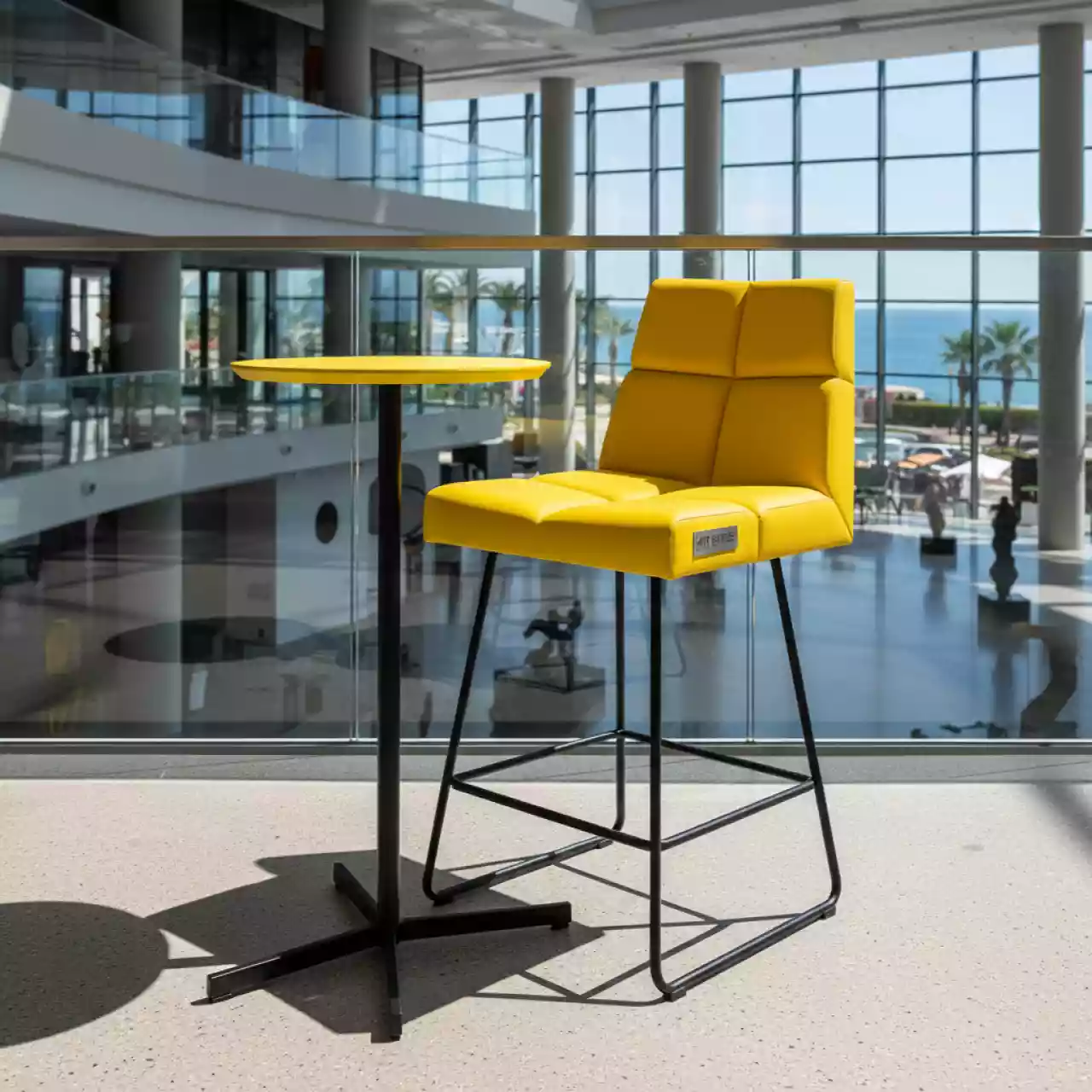 Аренда Стул Q на прутке со столиком желтый в Swissôtel Resort Sochi Kamelia — ART SPACE