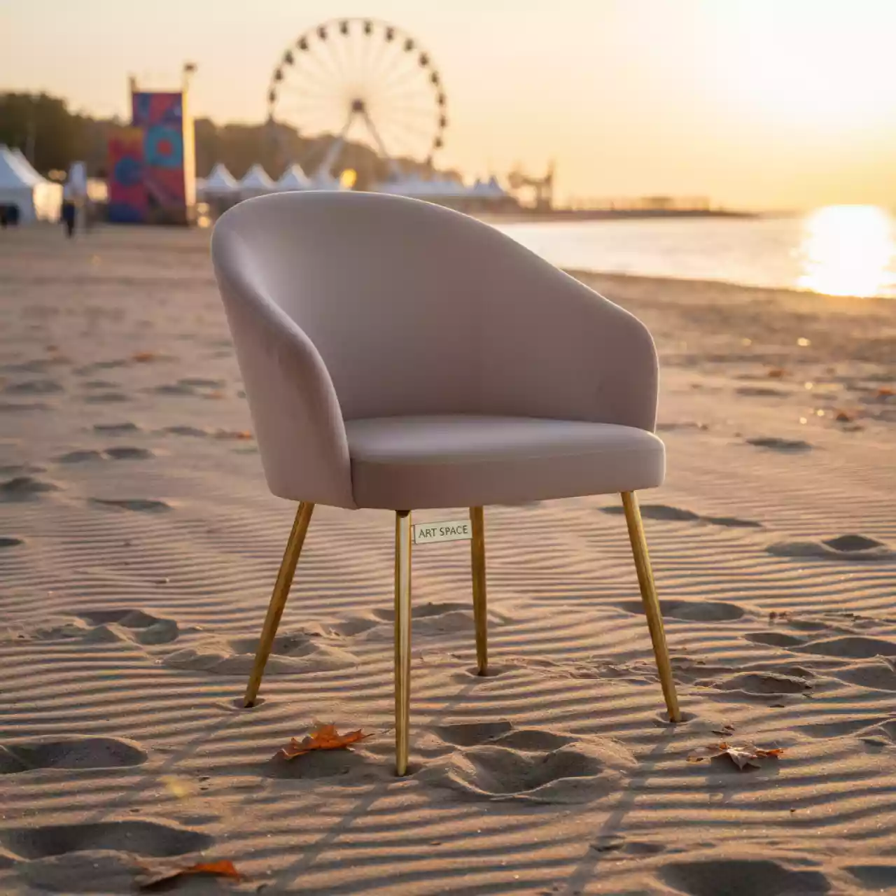 Аренда Стул Raze бежевый велюр на пляже «Ривьера» — ART SPACE