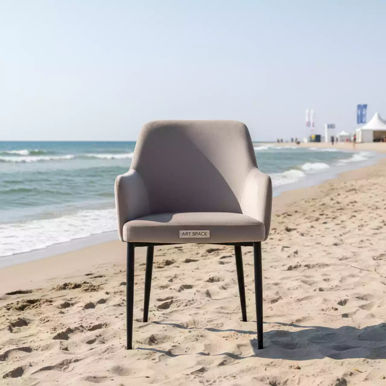 Аренда Стул Роза вельвет бежево-серый черные ножки на пляже «Ривьера» — ART SPACE