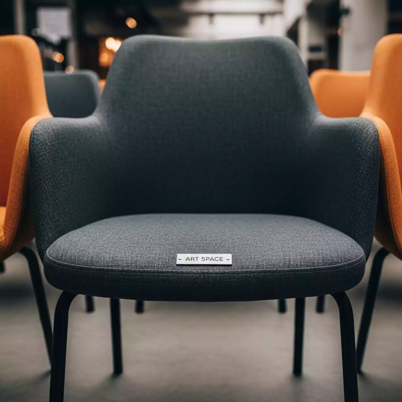 Аренда Стул с обивкой Hat в Boutique Hotel PORTUM 1905 — ART SPACE