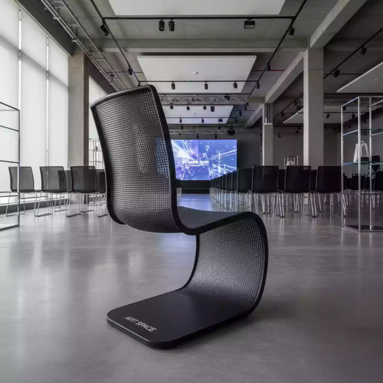 Аренда Стул S образный с перфорацией чёрный в Swissôtel Resort Sochi Kamelia — ART SPACE