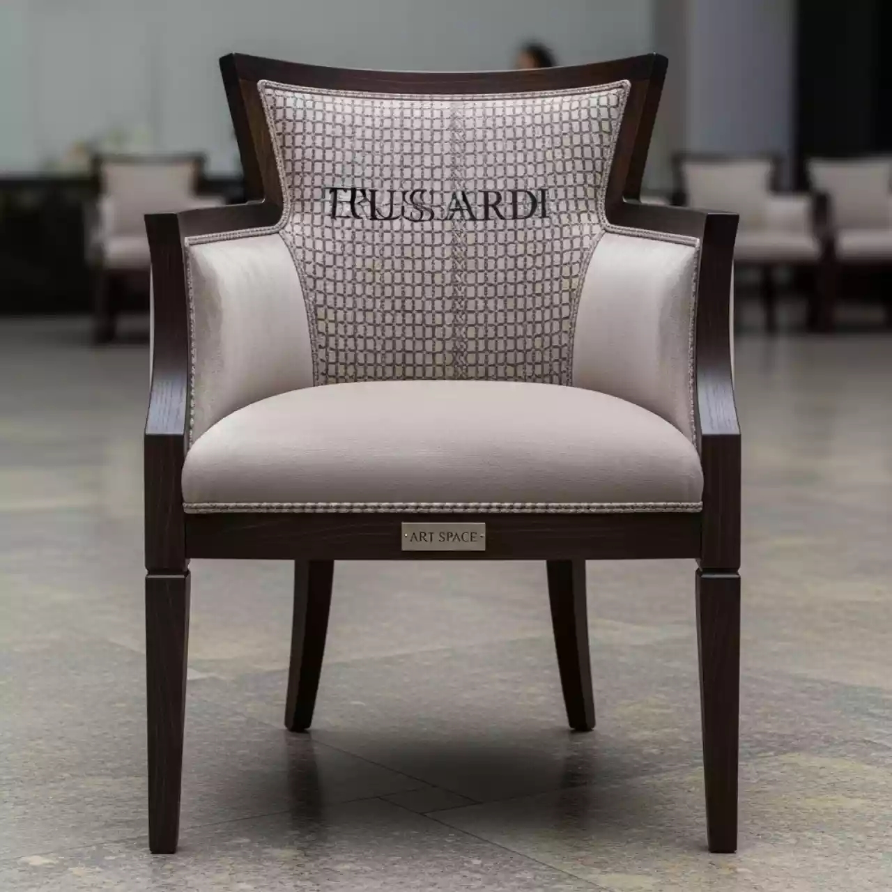 Аренда Стул Safir велюр Velutto спинка и кант Трусарди морилка венге в гранд-отеле «Жемчужина» — ART SPACE