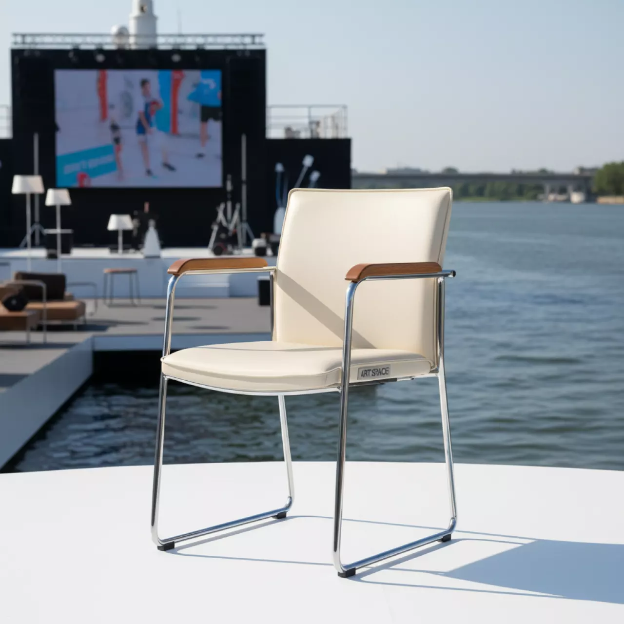Аренда Стул Самба экокожа Cream каркас хром подлокотники бук под лак на теплоходе «Дагомыс» — ART SPACE
