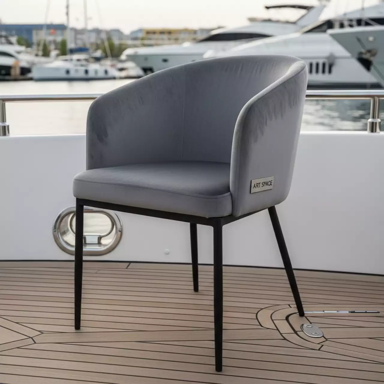 Аренда Стул Seattle V серый велюр черный каркас на VIP-яхте (Имеретинский порт) — ART SPACE