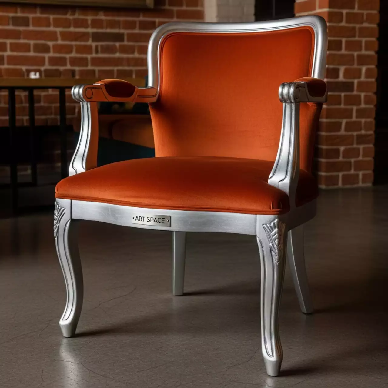 Аренда Стул серебряный БРЭМ тыквенный бархатный в ресторане «Плакучая Ива» — ART SPACE