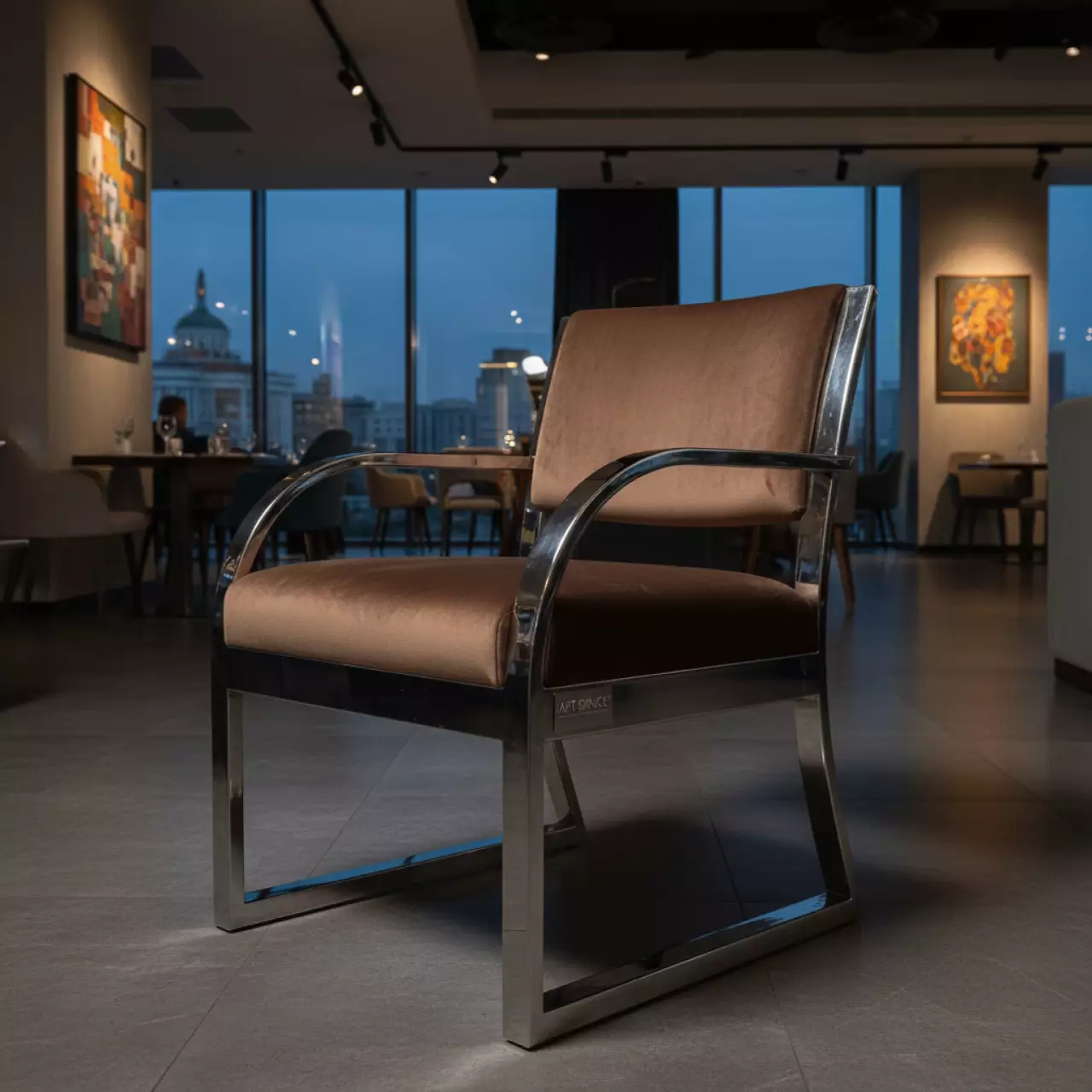 Аренда Стул серебряный шоколадный бархатный ОКТАВА в ресторане «Высота 5642» — ART SPACE
