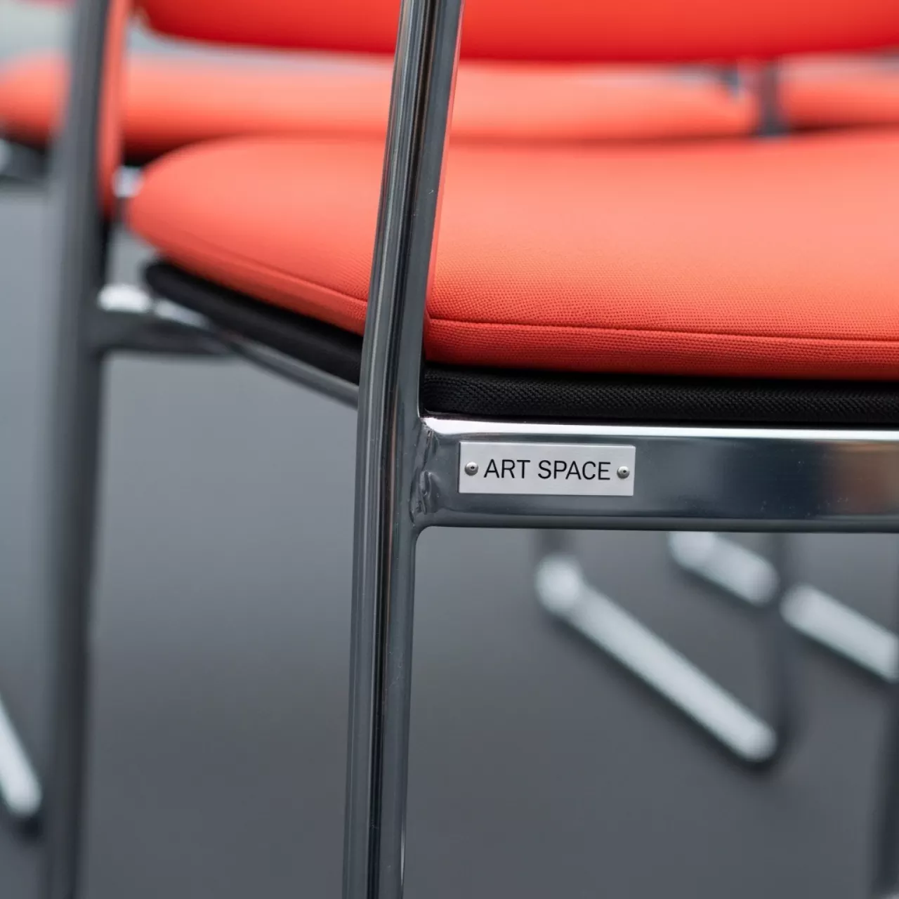 Аренда Стул Si Si Bold металлический с обивкой в зале «Чайка» (Морпорт) — ART SPACE