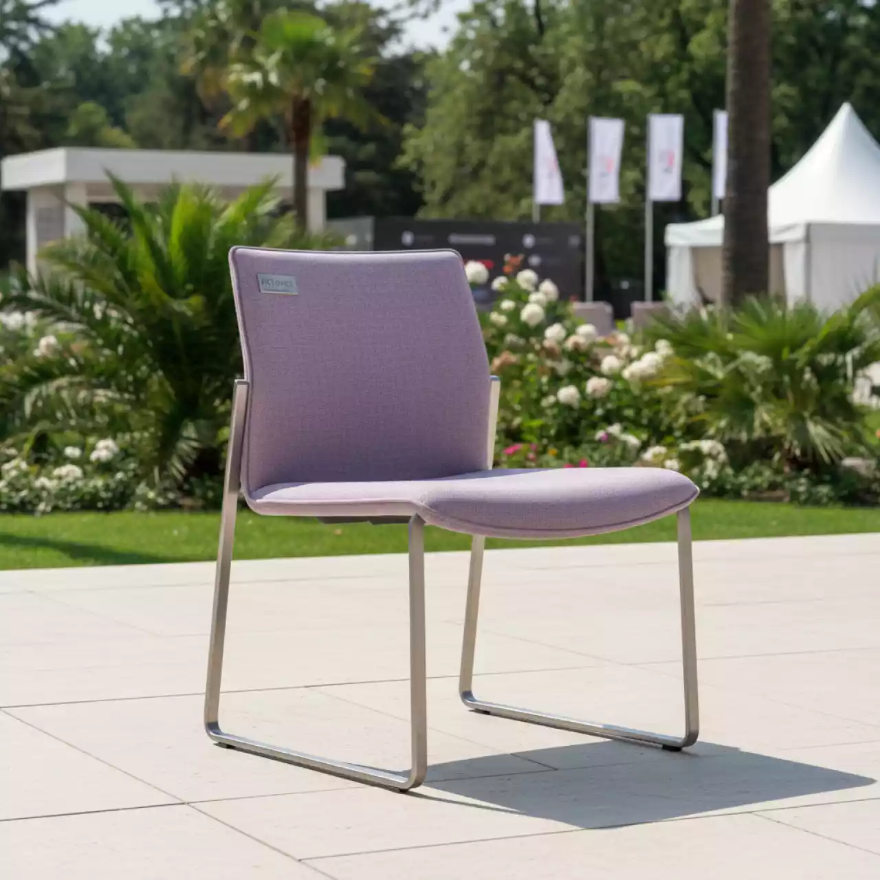 Аренда Стул сиреневый Easy в парке «Ривьера» — ART SPACE