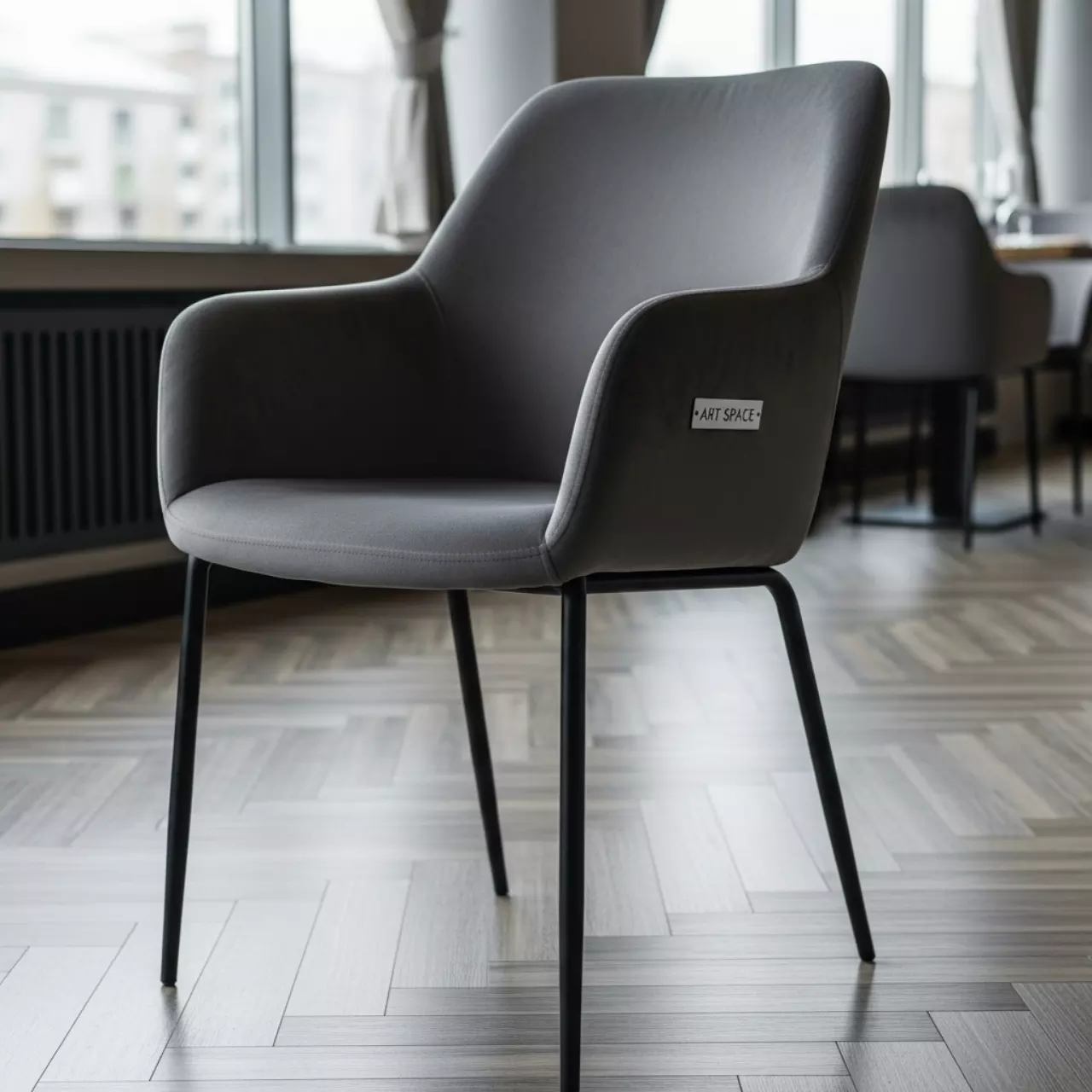 Аренда Стул Слим с подлокотниками черный каркас велюр графит в ресторане «Баран-Рапан» — ART SPACE